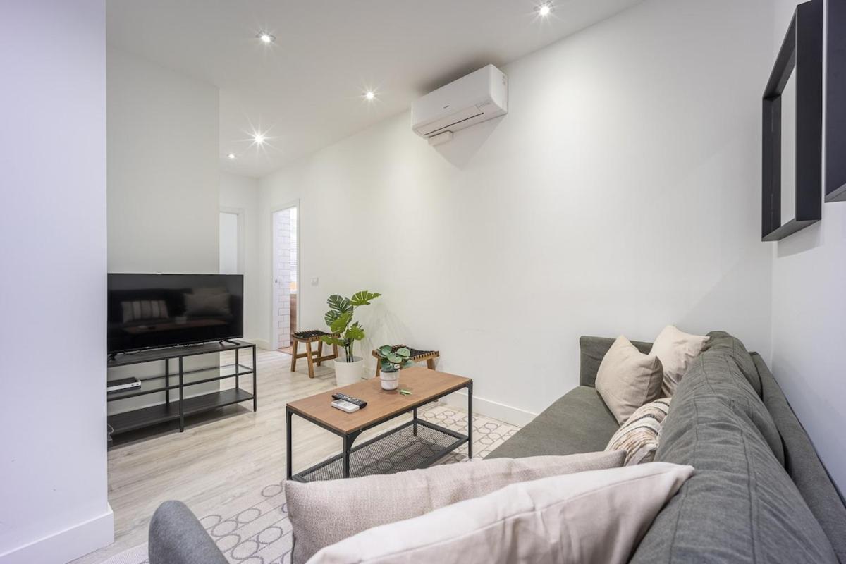 Encantador Apartamento En Atocha Apartment Madrid Bagian luar foto