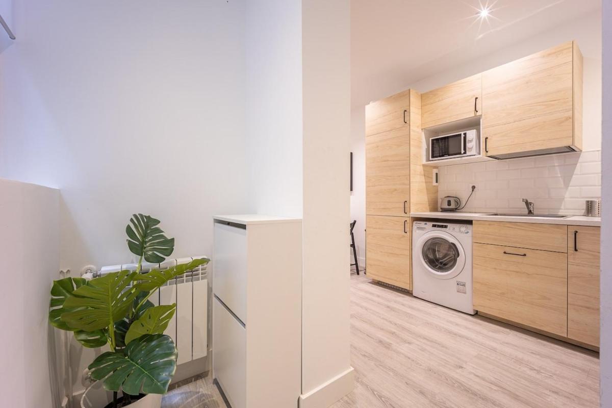 Encantador Apartamento En Atocha Apartment Madrid Bagian luar foto